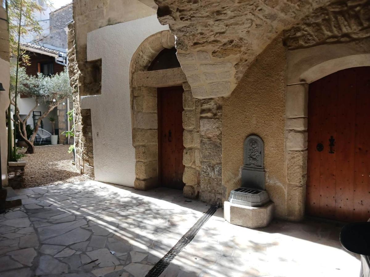 Aigues-Vives  La Cachette B&B 외부 사진