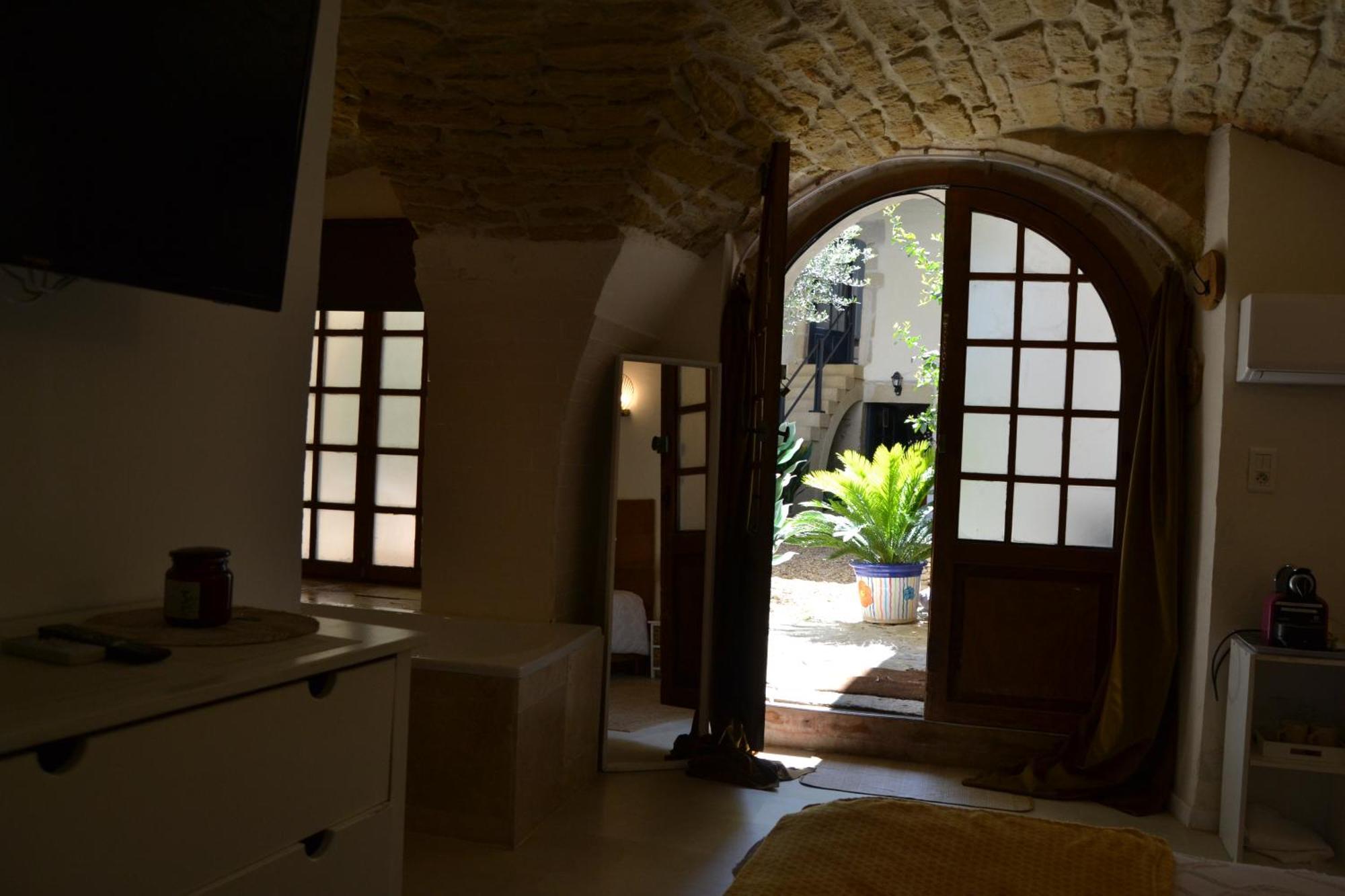 Aigues-Vives  La Cachette B&B 외부 사진