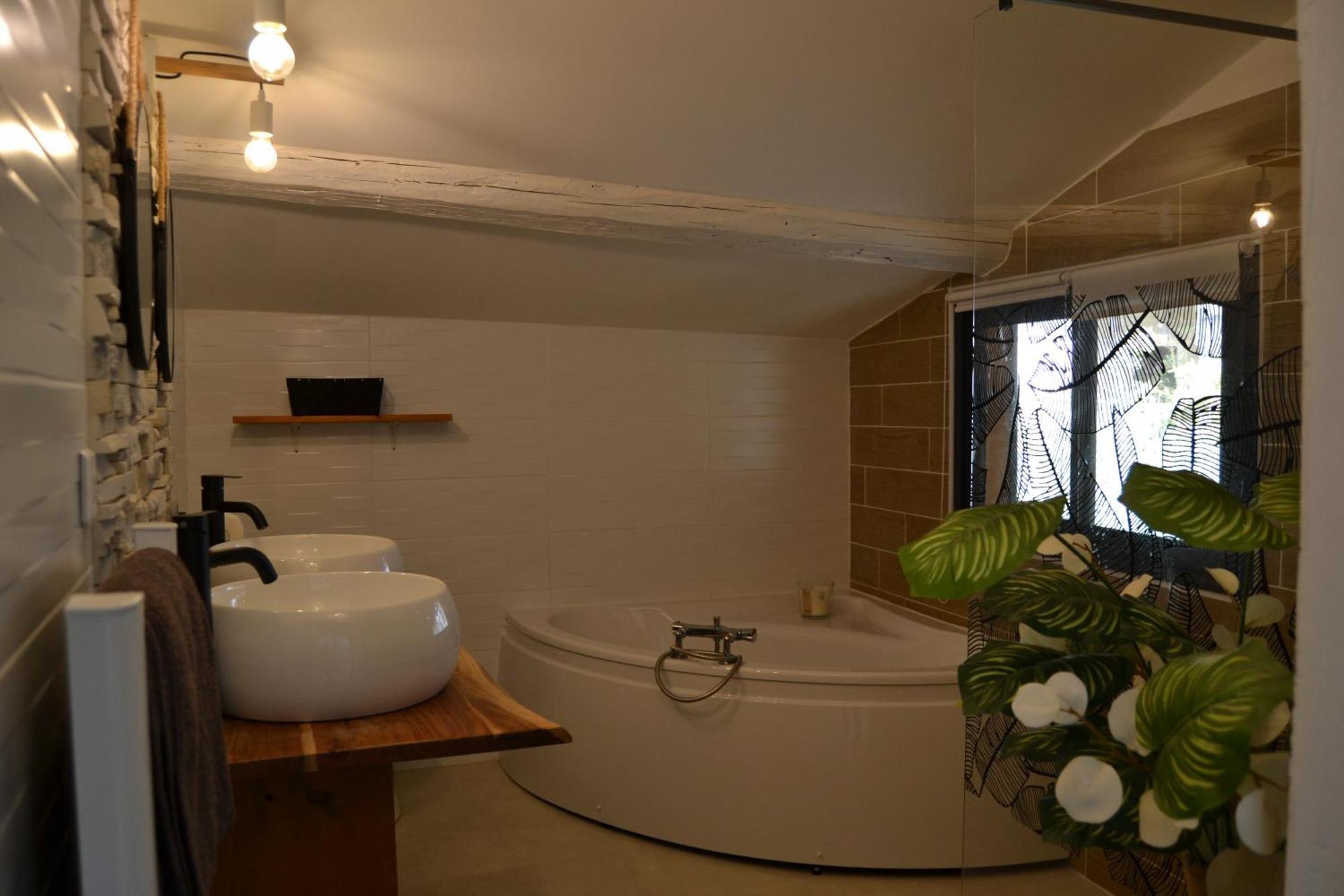 Aigues-Vives  La Cachette B&B 외부 사진