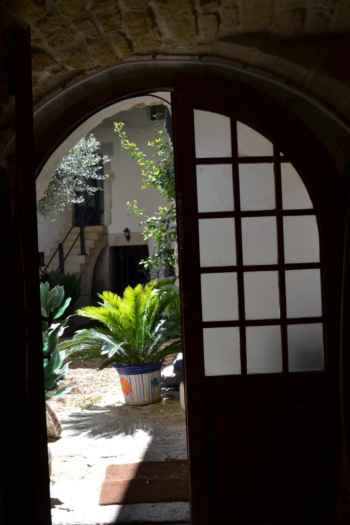 Aigues-Vives  La Cachette B&B 외부 사진
