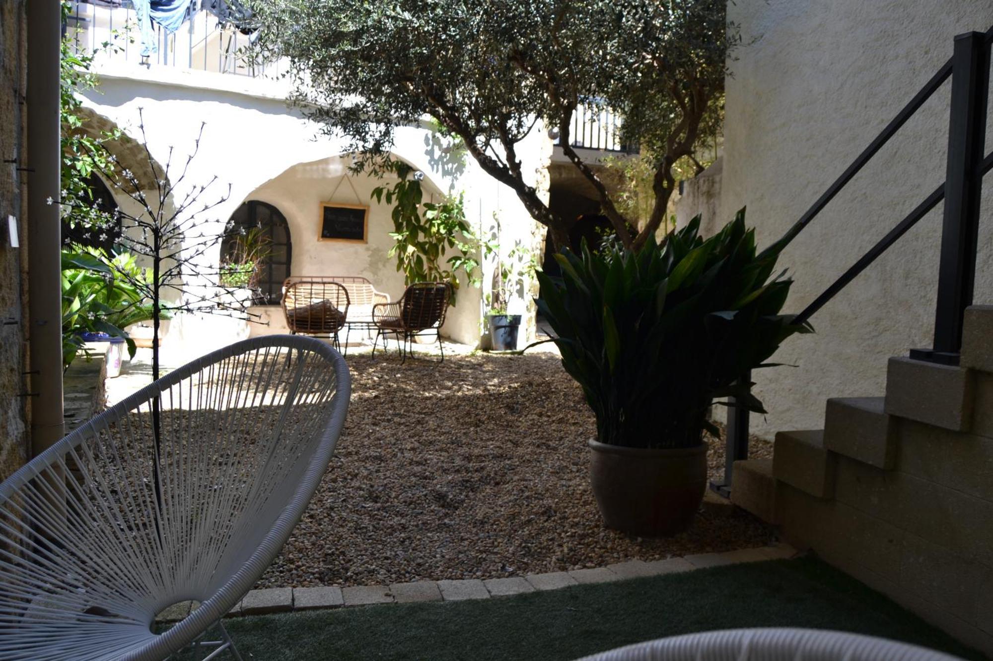Aigues-Vives  La Cachette B&B 외부 사진