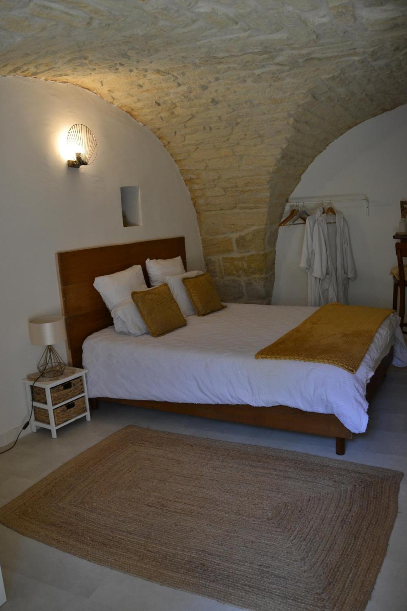 Aigues-Vives  La Cachette B&B 외부 사진